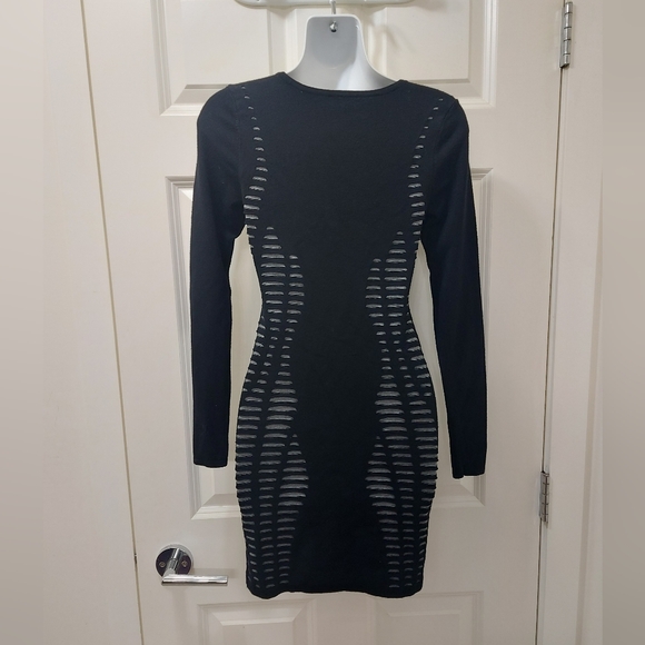 Express dress - Picture 2 of 6